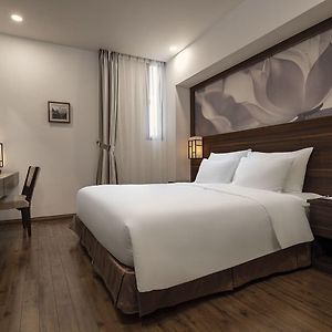 Deluxe Room No Window